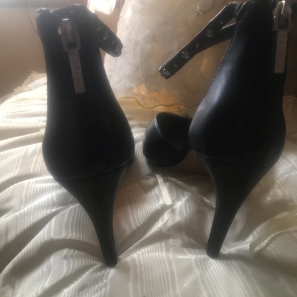 BRAND NEW: 1.STATE STILETTO SIZE 9 DESIGNER HEELS - Picture 3 of 8